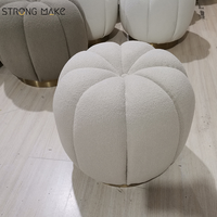 Nouveau design de salon moderne, pouf rond en tissu velours en forme de citrouille, tabouret ottoman en bouclette