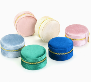 กล่องใส่เครื่องประดับหนัง PU แบบพกพา พร้อมซิป สำหรับใส่สร้อยคอ ต่างหู แหวน  สามารถใส่โลโก้ได้ - Product Image 3