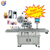 Applicateur d'étiquettes à surface plane entièrement automatique Machine d'étiquetage d'autocollants pour pochette de bouteille carrée Sac en plastique Carton tissé Vêtements