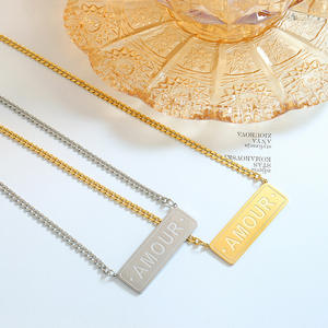 Collier pendentif carré simple en acier inoxydable plaqué or avec inscription <span class=keywords><strong>AMOUR</strong></span>, style punk hip-hop - Product Image 4
