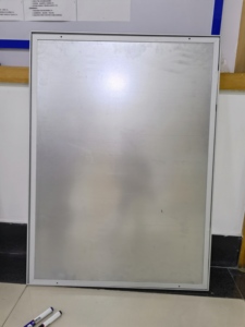Boîtier de verrouillage d'affiches en aluminium A3 avec tableau blanc public et vitrine avec clé - Product Image 3
