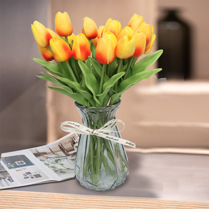 ดอกทิวลิปจิ๋วประดิษฐ์ ช่อดอกไม้สีเหลืองส้ม สำหรับตกแต่งงานแต่งงานและบ้าน ดอกไม้ผ้าไหม ต้นไม้ปลอม เทคโนโลยีการปั๊มนูน - Product Image 4