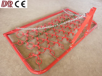 2400mm 8 pies Tractor Drag Atv 3 puntos Heavy Duty Harrow Chain Harrow Spring Tine Harrow Spike Tooth Harrow para granja