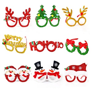 Ensemble de Noël écologique et réutilisable : Bandeau Père Noël, chapeau de Noël, lunettes, et accessoires de renne et elfe pour arbre de Noël, idéal pour les fêtes en extérieur - Product Image 3