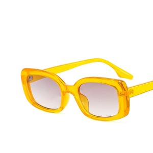 Gafas de Sol Retro Personalizadas con Marco Pequeño, Protección Solar para Exteriores, Versátiles para Hombres y Mujeres - Product Image 2