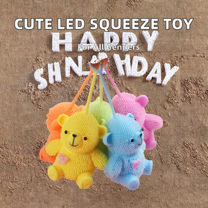 Jouet anti-stress lumineux LED en forme d'ours mignon de 10 cm, élastique et amusant, pour soulager l'anxiété, idéal pour les 5-7 ans - Product Image 2