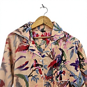 เสื้อเชิ้ตชุดนอนแขนยาวลายดอกไม้ ผ้าฝ้ายทอ 100% เสื้อเชิ้ตผู้ชายสำหรับใส่ลำลองช่วงฤดูใบไม้ผลิ มีกระเป๋า ของขวัญสำหรับเธอ - Product Image 5