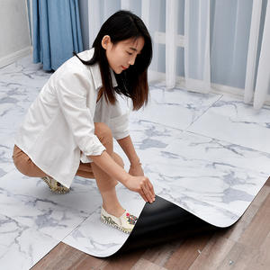 <span class=keywords><strong>Autocollant</strong></span> <span class=keywords><strong>de</strong></span> <span class=keywords><strong>Sol</strong></span> en PVC Auto-Adhésif Effet <span class=keywords><strong>Ciment</strong></span> Écologique, Revêtement Plastique Épais Résistant à l'Usure et Imperméable 60*60CM - Product Image 5