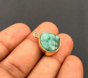 Natural Green Emerald Gemstone <b>Heart</b> Shape Polished Rough 92.5 Sterling Silver Gold Polish Pendant Manufracture - Product Image 2