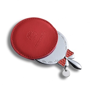 กระจกพกพาขนาดเล็กแบบกำหนดเองได้ ผลิตจากโลหะผสมสังกะสี พร้อมซองหนัง PU สำหรับใส่ในกระเป๋า - Product Image 2