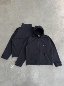 Veste à capuche zippée en tissu écossais tissé de haute qualité, avec poche contrastante et cordon de serrage, légère, pour hommes, fabriquée sur mesure par une usine de vêtements - Product Image 2
