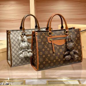 Loumixer 2026 Casual Tote Handbag for Women Plaid Large Capacity <b>Square</b> Zipper Waterproof Durable Polyester Lining Foldable - Product Image 3