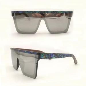 Flat Top Oversize Square PC frame Mujeres Moda Retro Gradient Eyewear Hombres Silver Big Frame Gafas de sol con Seashell Temples - Product Image 2