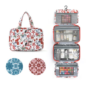 Trousse de Toilette Vintage Pliable à Quatre Volets, Imperméable, Grande Capacité, Rangement Cosmétique, Séparation Sec/Humide, Portable pour Salle de Bain - Product Image 1