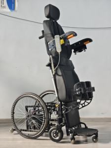 Fauteuil roulant électrique pour handicapés à usage intensif Fauteuils roulants motorisés debout et vers le bas pour handicapés - Product Image 2
