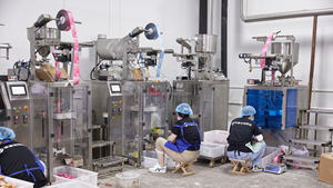 Yee superventas <span class=keywords><strong>comida</strong></span> para mascotas golosinas cremosas para <span class=keywords><strong>gatos</strong></span> secos puré cremoso salmón 15g Stick bocadillos húmedos para <span class=keywords><strong>gatos</strong></span> - Product Image 6