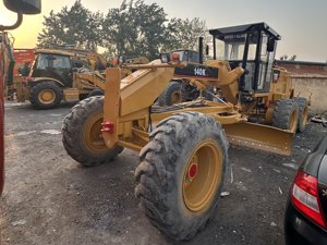 รถเกรดเดอร์ Caterpillar 140K มือสอง ปี 2018 สีเหลือง ยางใหญ่ ใบมีด ผลิตในสหรัฐอเมริกา เครื่องยนต์และปั๊มจากอเมริกา - Product Image 4