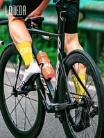 LAMEDA Chaussettes de cyclisme personnalisées pour femmes et hommes, colorées, arc-en-ciel, impression par sublimation, tricotées, standard OEM ODM