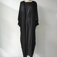 Ensemble trois pièces élégant de couleur unie Nouvelle robe abaya du Moyen-Orient pour les mariages Approvisionnement direct d'usine avec cardigan de commerce extérieur