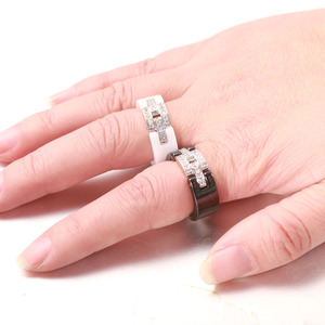 Anillo Plegable de Acero Inoxidable con Cadena de Cerámica de 8 mm y Diamantes Incrustados, Blanco y Negro, Joyería Unisex para Regalo - Product Image 3