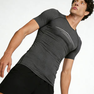 T-shirt de sport pour homme à séchage rapide avec logo personnalisé, haut de fitness ajusté pour l'entraînement en extérieur, la course à pied, la musculation, vêtements de sport en gros - Product Image 5
