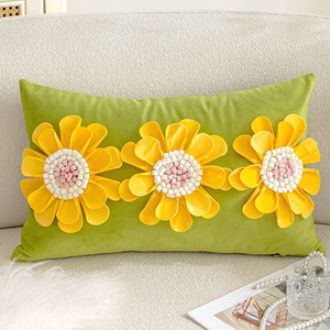 Décoration de mariage de luxe à la main coloré velours tournesol traversin jeter oreiller <span class=keywords><strong>housse</strong></span> de <span class=keywords><strong>coussin</strong></span> - Product Image 3