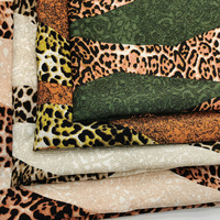 Vente en gros 100% polyester satin tissu personnalisé tigre léopard imprimé en mousseline de soie pour les filles pour la maison pyjamas mode sacs motif tissé