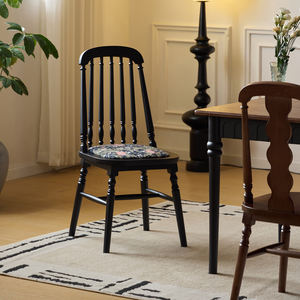 Chaise de salle à manger vintage en bois massif de style français avec dossier, style américain méditerranéen - Product Image 1