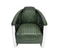 Fauteuil en cuir contemporain avec assise large et accoudoirs confortables pour la lecture à domicile ou au bureau