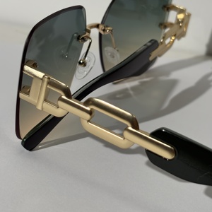 1 par de <span class=keywords><strong>gafas</strong></span> de mujer cuadradas de lujo y a la moda - Lentes degradados extragrandes, montura con <span class=keywords><strong>cadena</strong></span> de metal dorado, varios colores - Product Image 6