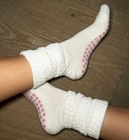 Chaussettes antidérapantes Pilates Slouchy Grip Heart Grippy Socks  Chaussettes Pilates personnalisées