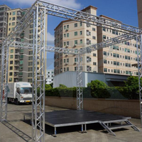 Structure de scène incurvée en aluminium portable pour concert, éclairage de scène mobile, structure de toit en treillis, équipement de scène irrégulier pour système de treillis d'événements