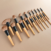 Ensemble de pinceaux de maquillage professionnels 18 pièces avec manche en bois naturel, kit complet pour fard à paupières, blush, fond de teint, anticernes, poudre