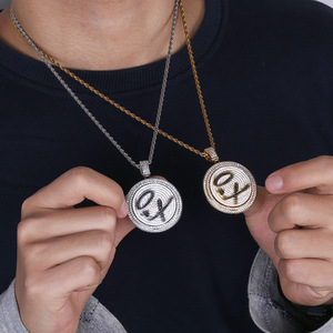 Collier pendentif <span class=keywords><strong>disque</strong></span> double couche rotatif micro-pavé CZ style Hip Hop XO Rap Street pour homme, bijoux de mode tendance - Product Image 1