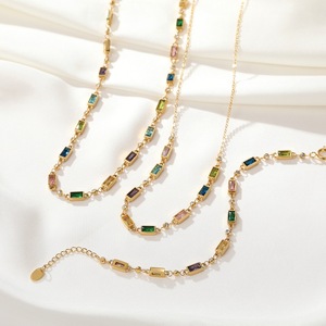 Charme de <span class=keywords><strong>bijoux</strong></span> en acier inoxydable à la mode simple Collier en pierre de verre <span class=keywords><strong>plaqué</strong></span> <span class=keywords><strong>or</strong></span> 18 carats pour femmes - Product Image 1