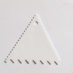 Plastic Triangular Scraper White Food Grade <b>Baking</b> Tool Cake Decorating <b>Accessory</b> - Product Image 1