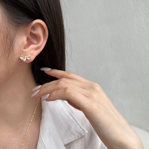 Nouveaux clous <span class=keywords><strong>d</strong></span>'oreilles en argent pur S925 avec design géométrique féminin irrégulier, boucles <span class=keywords><strong>d</strong></span>'oreilles exquises en forme de papillon, bijoux de mariage - Product Image 4