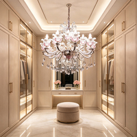 Lustre en cristal acrylique rose personnalisé, orné de fleurs, lampe de plafond à bougies pour l'éclairage intérieur des chambres d'hôtel