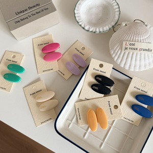 Candy Colors Oval Hair Clip Gold Logo Side Bangs Clip Set TikTok Famous Gentle Grip - Product Image 3