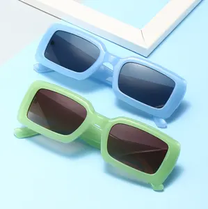 Женские солнцезащитные очки с квадратными линзами