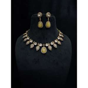 Collar Kundan Material de aleación de piedra principal Diseño tradicional elegante Novias Bodas Producto a granel - Product Image 1