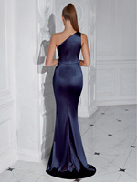 Vêtements pour femmes à la mode une épaule plissée robe fendue mince, tempérament de déesse sexy, robe de soirée haut de gamme