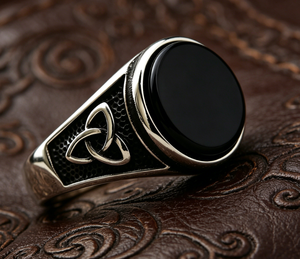 Bague pour homme en acier inoxydable, pierre ronde en onyx noir, design nœud, plaqué argent, bague classique avec pierre précieuse, à porter au quotidien, cadeau - Product Image 1