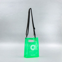 Nouveau sac à bandoulière en PVC de couleur holographique imperméable à l'eau imprimé de logo personnalisé sac à bandoulière en PVC transparent pour filles femmes