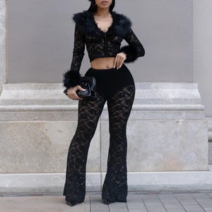 Nuevo Estilo 2026 Conjunto de Dos Piezas de Encaje Blanco para Mujer, Top Corto con Adornos Peludos y Pantalones Acampanados, Atuendo para Fiesta - Product Image 2