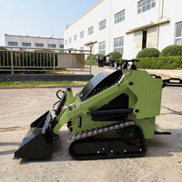 Mini Caricatore con Cingoli in Gomma T480 per Rimozione Neve, Spazzamento, Manipolazione Tronchi, Pulizia di Cortili e Fattorie