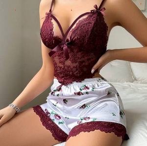 B184 Großhandel Sexy Satin Dessous Set 2 teile/satz Damen Pyjamas Unterwäsche Sexy Spitze Halfter Top Shorts Pyjamas Set - Product Image 4