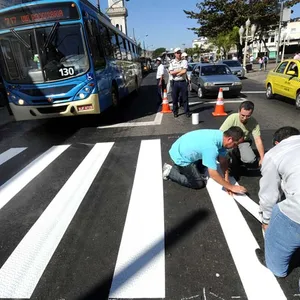 BS 3262 hot melt thermoplastic based Road Marking Tape apply on asphalt using fire/heat