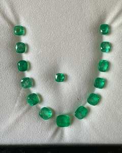 พลอยมรกตธรรมชาติทรงรี/ทรงหยดน้ำ/ทรงเหลี่ยมมรกต คุณภาพดีเยี่ยม หลากหลายระดับคุณภาพ - Product Image 5