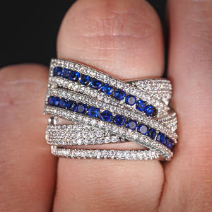 A061 Anello da Donna in Oro Bianco con Zaffiri e Diamanti, Set Geometrico con Incastonatura a Canale, Gioielli Raffinati per Matrimonio - Product Image 2